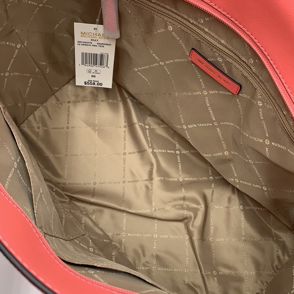 MICHAEL KORS GILLY LARGE DRAWSTRING TRAVEL TOTE GRAPEFRUIT SIGNATURE - Picture 12 of 16